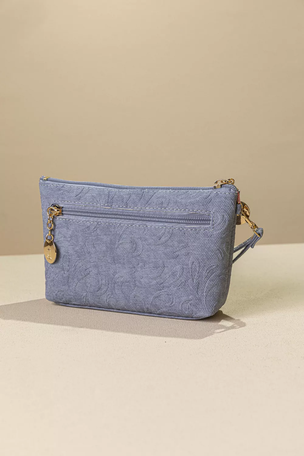 Νεσεσέρ χειρός μεσαίου μεγέθους με αποσπώμενη χειρολαβή Νεσεσέρ χειρός μεσαίου μεγέθους με αποσπώμενη χειρολαβή