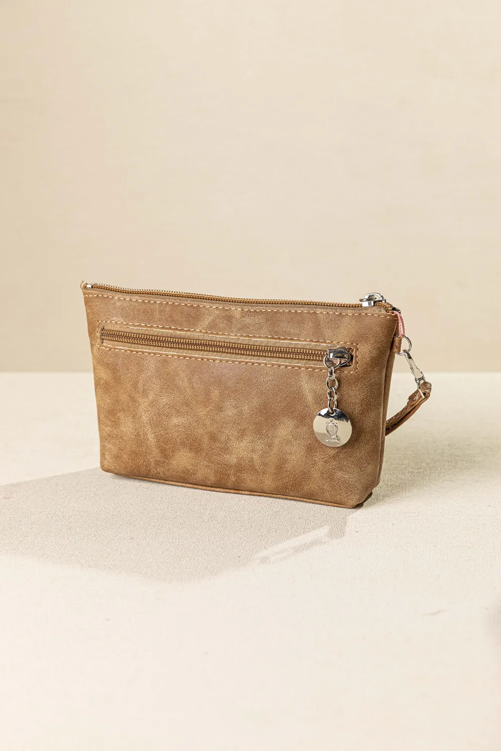 Πορτοφόλι – Νεσεσέρ χειρός με αποσπώμενη χειρολαβή Πορτοφόλι – Νεσεσέρ χειρός με αποσπώμενη χειρολαβή