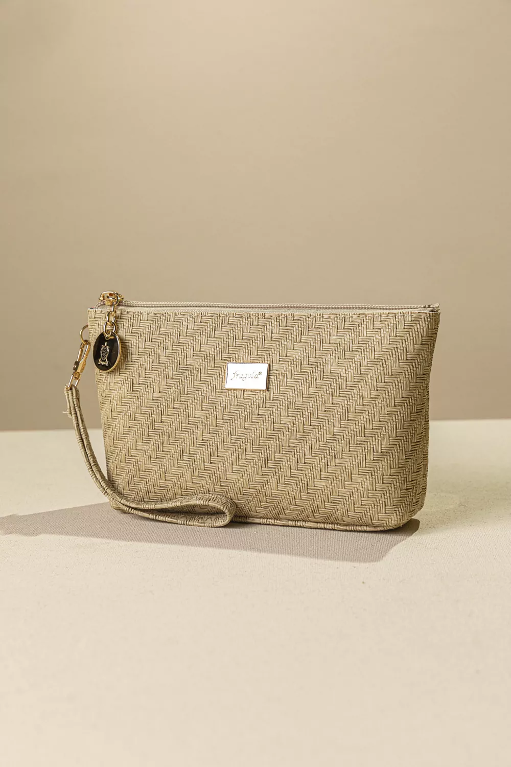 Νεσεσέρ χειρός μεσαίου μεγέθους με αποσπώμενη χειρολαβή Νεσεσέρ χειρός μεσαίου μεγέθους με αποσπώμενη χειρολαβή