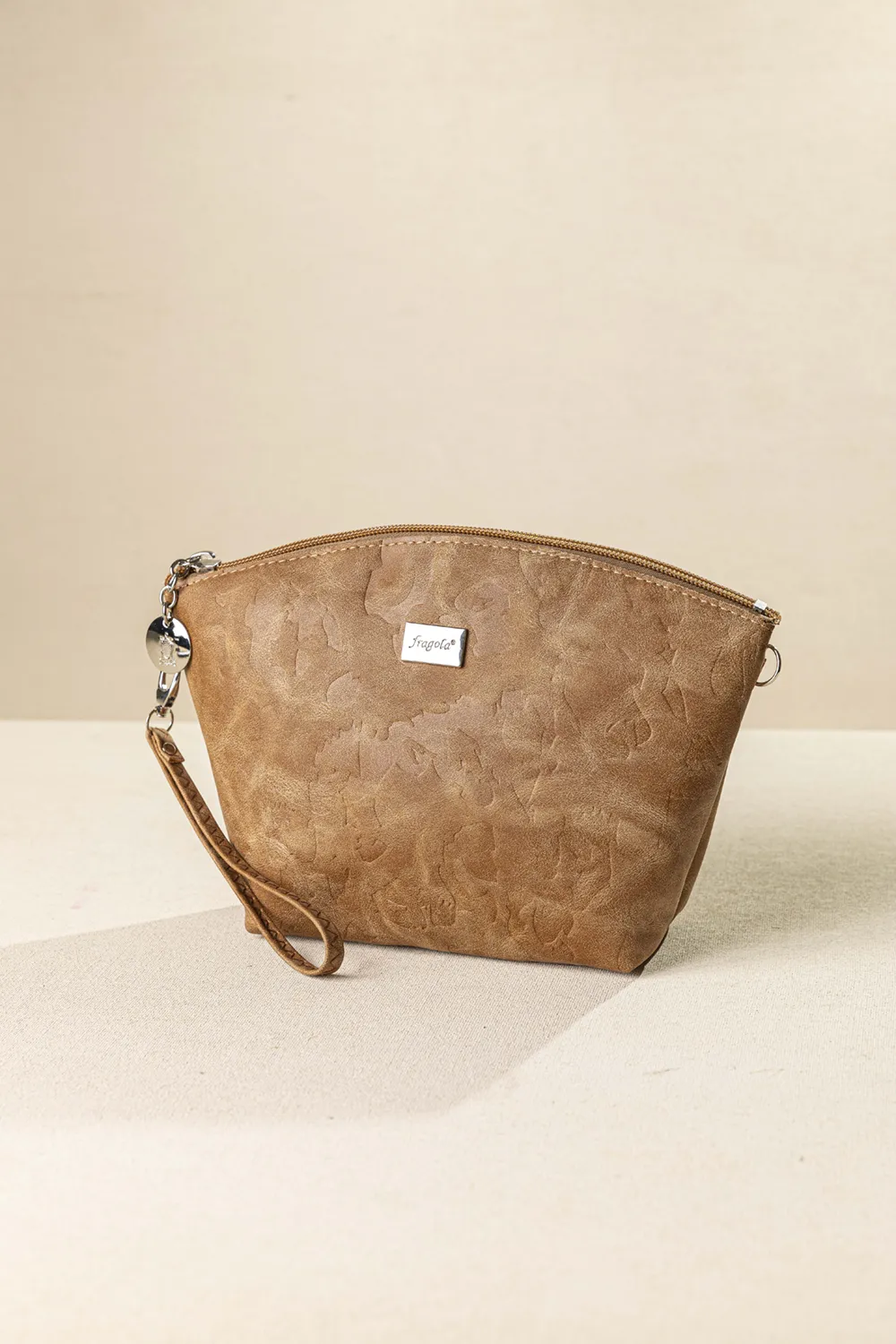 Τσαντάκι νεσεσέρ με extra χέρι για χιαστί Τσαντάκι νεσεσέρ με extra χέρι για χιαστί