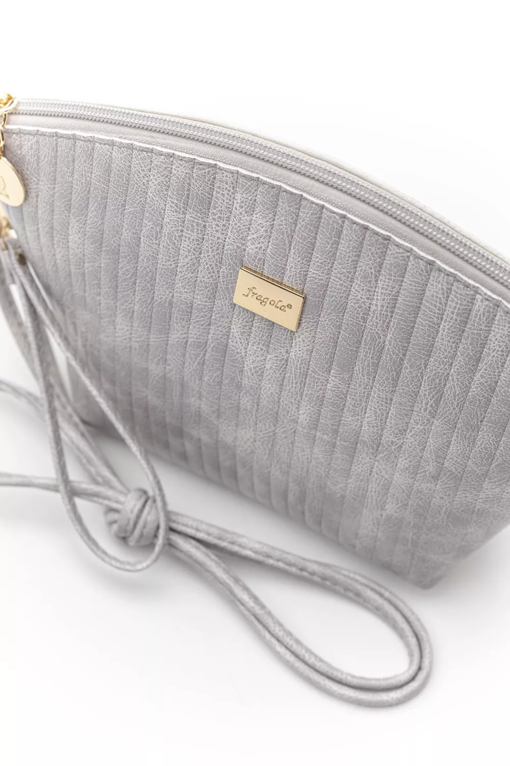 Τσαντάκι νεσεσέρ με αποσπώμενη χειρολαβή Τσαντάκι νεσεσέρ με αποσπώμενη χειρολαβή