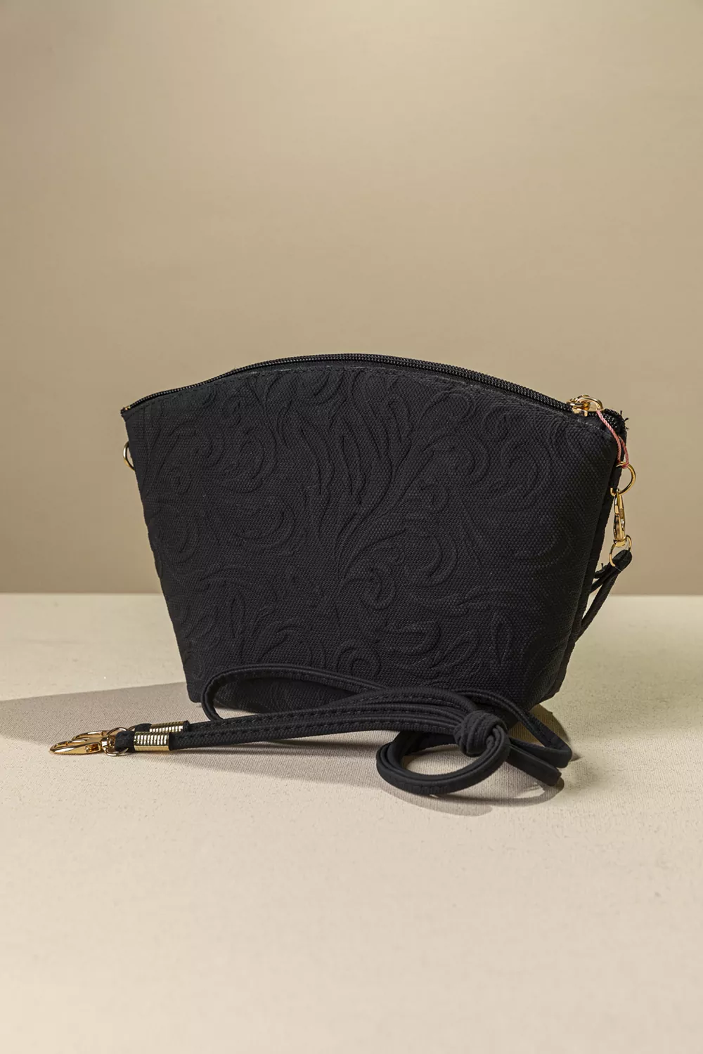 Τσαντάκι νεσεσέρ με extra χέρι για χιαστί Τσαντάκι νεσεσέρ με extra χέρι για χιαστί