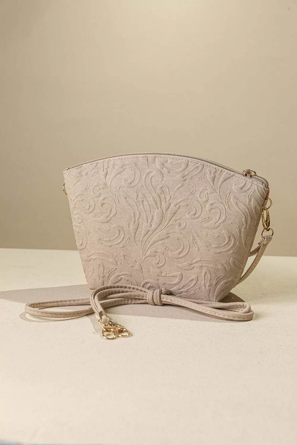 Τσαντάκι νεσεσέρ με extra χέρι για χιαστί Τσαντάκι νεσεσέρ με extra χέρι για χιαστί