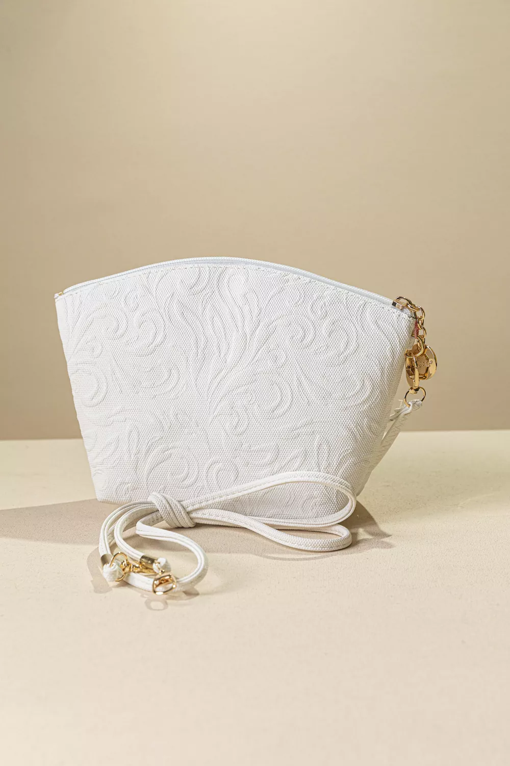 Τσαντάκι νεσεσέρ με extra χέρι για χιαστί Τσαντάκι νεσεσέρ με extra χέρι για χιαστί