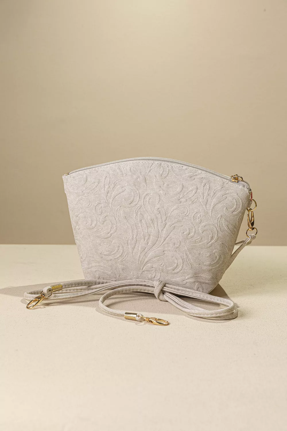 Τσαντάκι νεσεσέρ με extra χέρι για χιαστί Τσαντάκι νεσεσέρ με extra χέρι για χιαστί