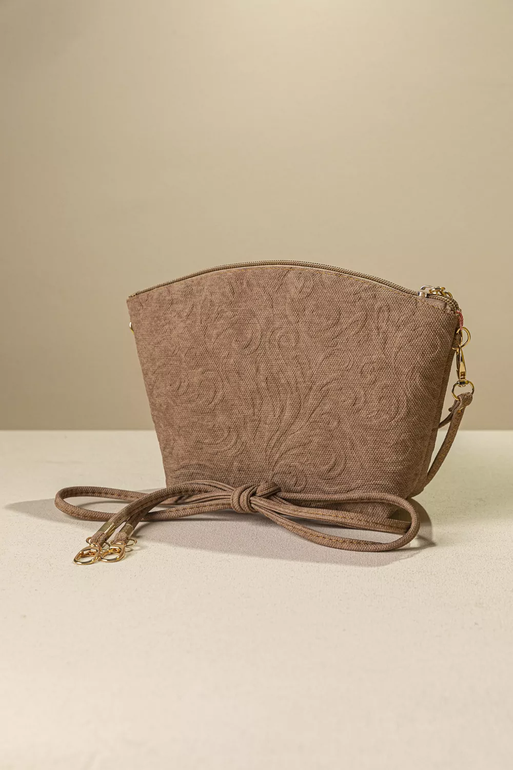 Τσαντάκι νεσεσέρ με extra χέρι για χιαστί Τσαντάκι νεσεσέρ με extra χέρι για χιαστί