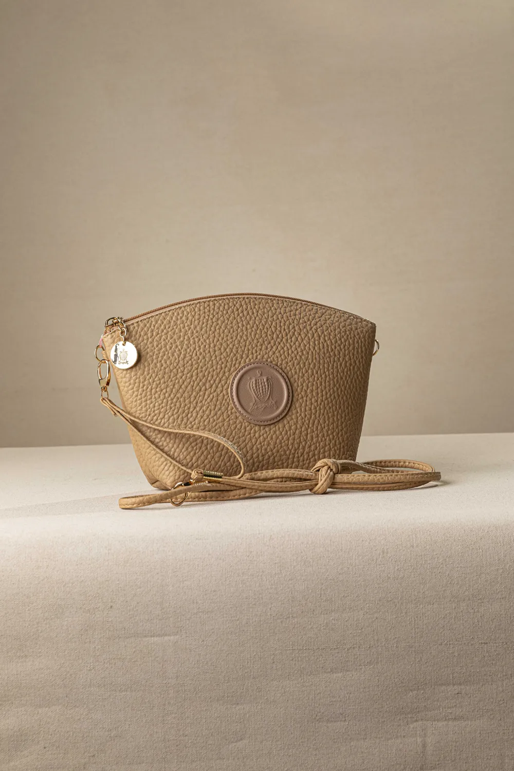 Τσαντάκι νεσεσέρ & χιαστί Τσαντάκι νεσεσέρ & χιαστί