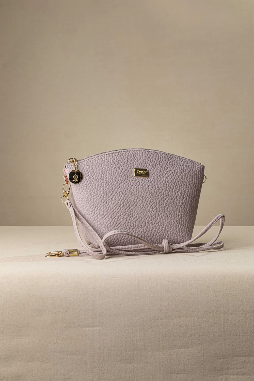 Τσαντάκι νεσεσέρ με extra χέρι για χιαστί Τσαντάκι νεσεσέρ με extra χέρι για χιαστί