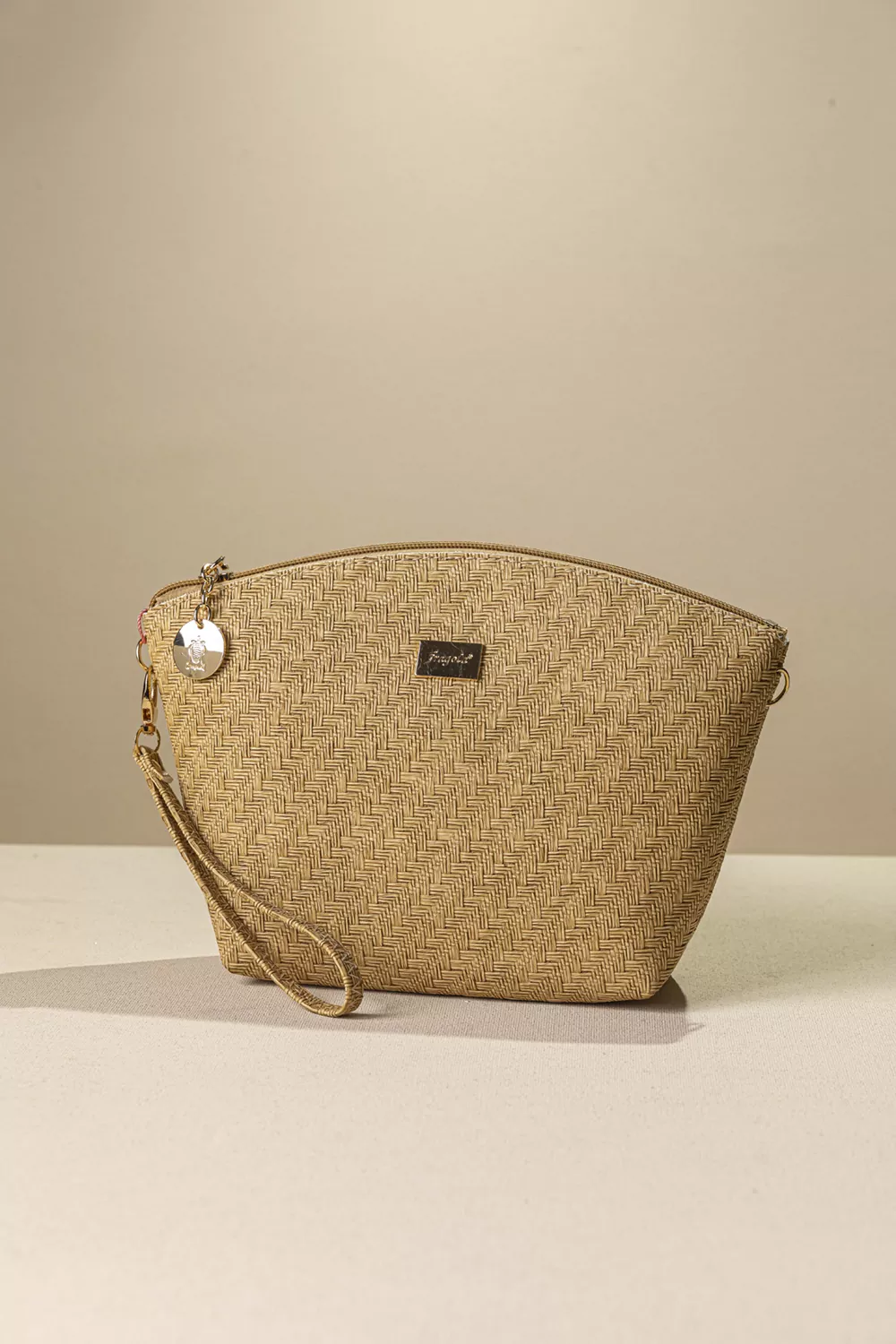 Τσαντάκι νεσεσέρ με extra χέρι για χιαστί Τσαντάκι νεσεσέρ με extra χέρι για χιαστί