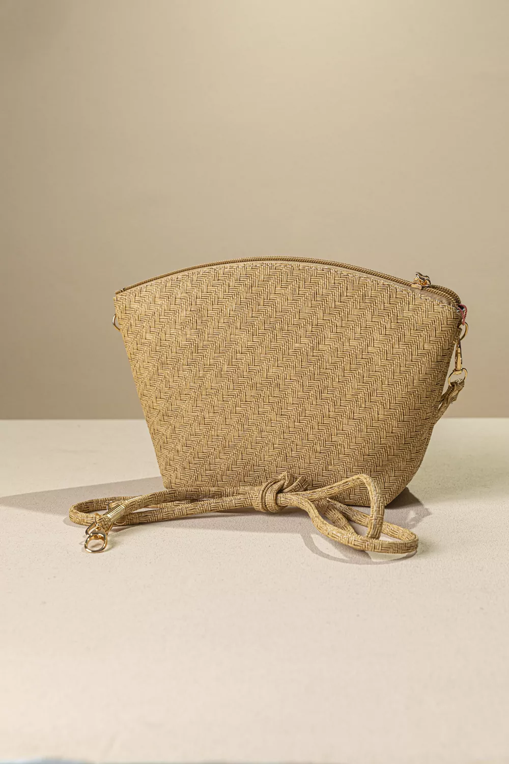 Τσαντάκι νεσεσέρ με extra χέρι για χιαστί Τσαντάκι νεσεσέρ με extra χέρι για χιαστί