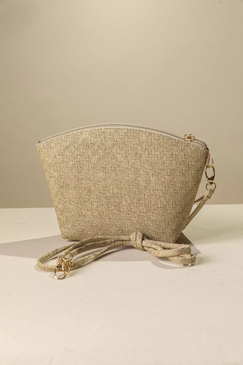 Τσαντάκι νεσεσέρ με extra χέρι για χιαστί Τσαντάκι νεσεσέρ με extra χέρι για χιαστί