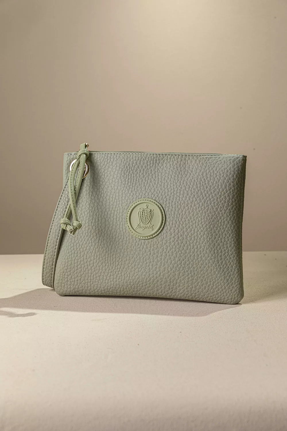 Πρακτικό τσαντάκι/νεσεσερ Πρακτικό τσαντάκι/νεσεσερ