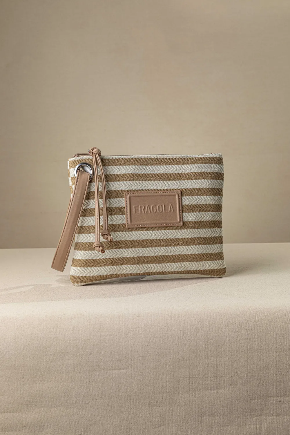 Τσαντάκι χειρός από καραβόπανο Τσαντάκι χειρός από καραβόπανο