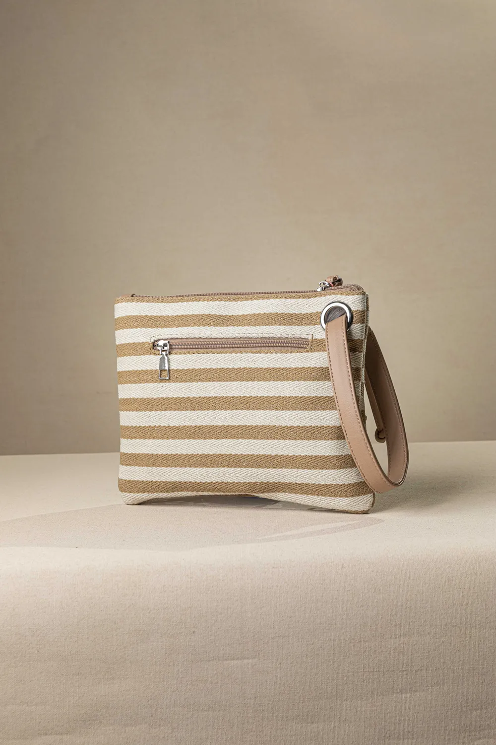 Τσαντάκι χειρός από καραβόπανο Τσαντάκι χειρός από καραβόπανο