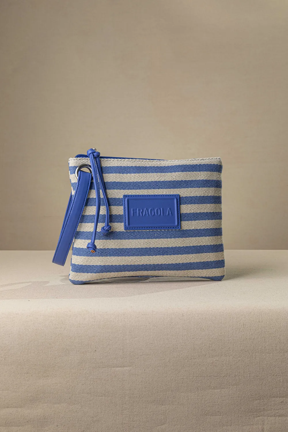 Τσαντάκι χειρός από καραβόπανο Τσαντάκι χειρός από καραβόπανο