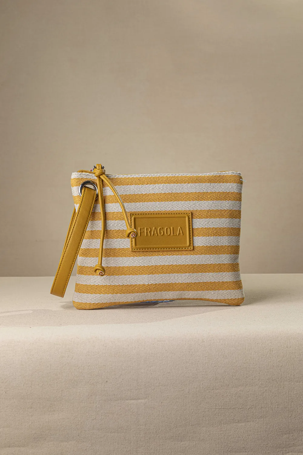 Τσαντάκι χειρός από καραβόπανο Τσαντάκι χειρός από καραβόπανο