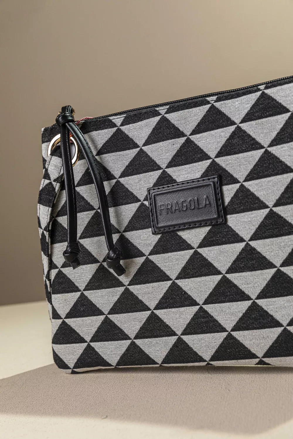 Στυλάτο νεσεσέρ/τσαντάκι Στυλάτο νεσεσέρ/τσαντάκι