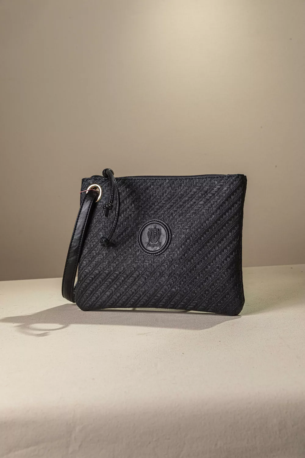 Πρακτικό τσαντάκι/νεσεσερ Πρακτικό τσαντάκι/νεσεσερ