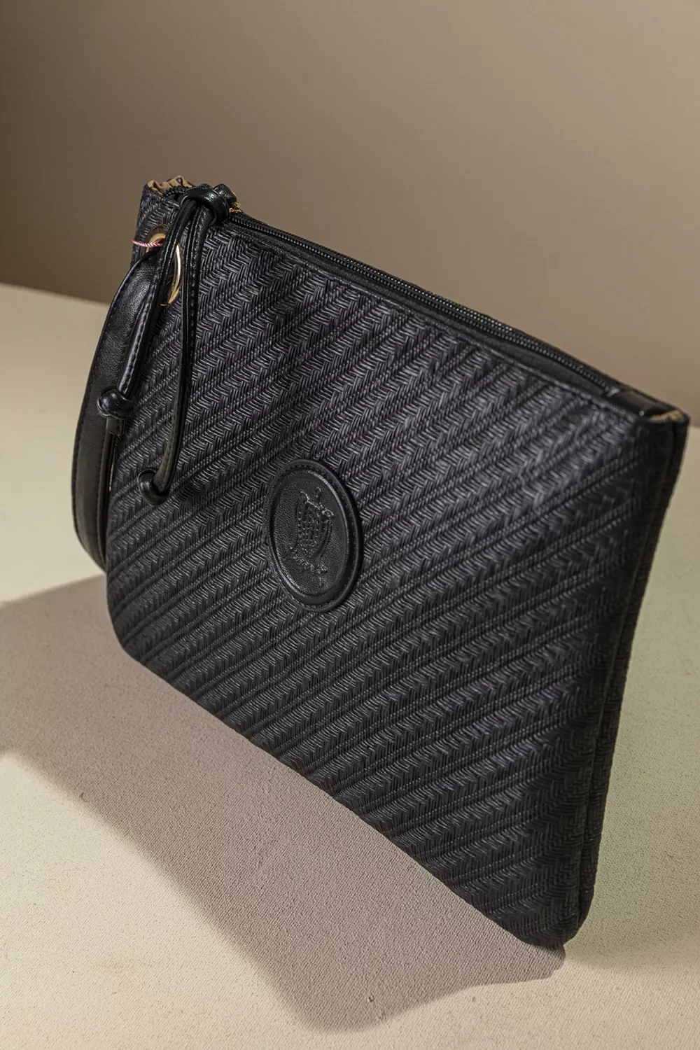 Πρακτικό τσαντάκι/νεσεσερ Πρακτικό τσαντάκι/νεσεσερ