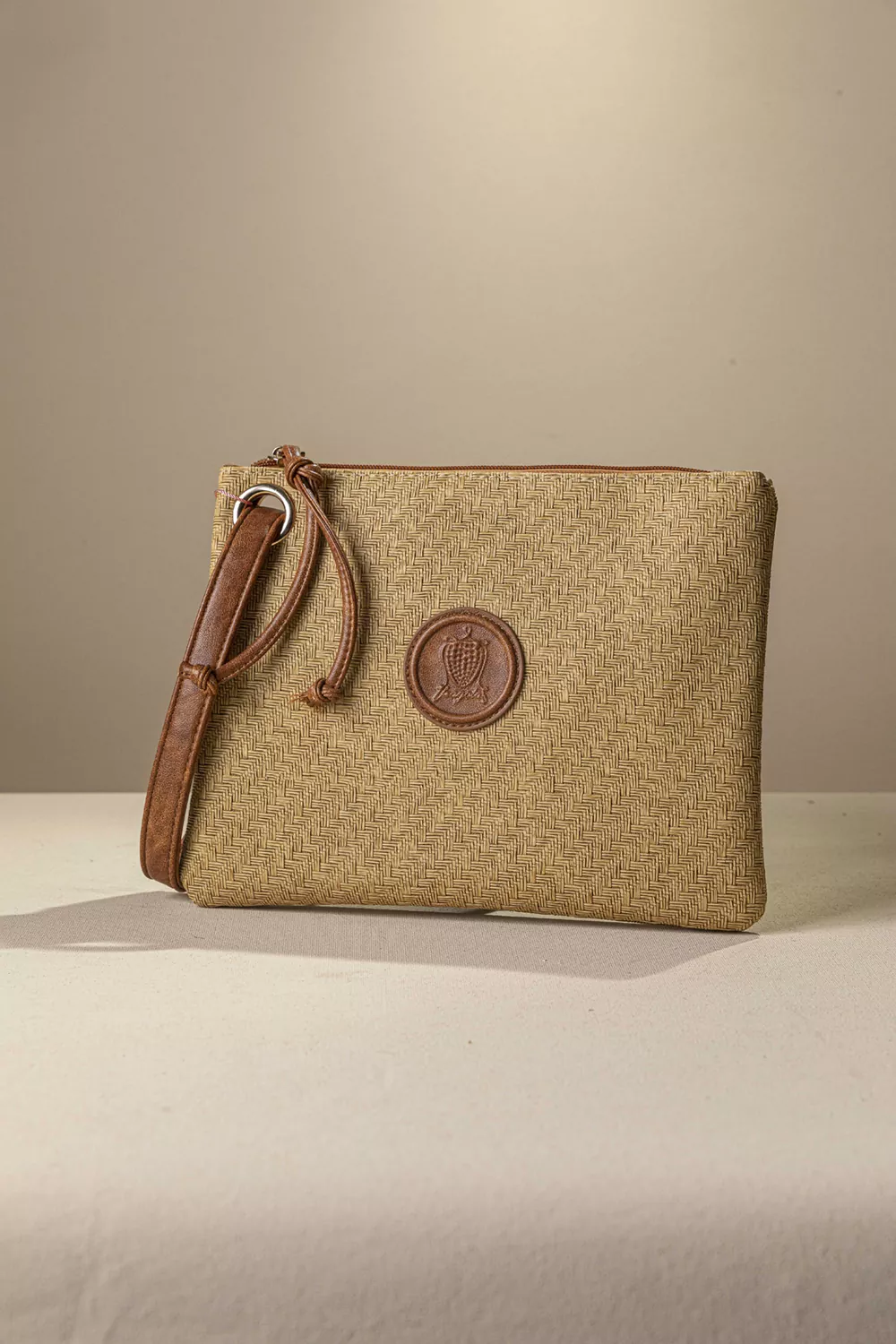 Πρακτικό τσαντάκι/νεσεσερ Πρακτικό τσαντάκι/νεσεσερ