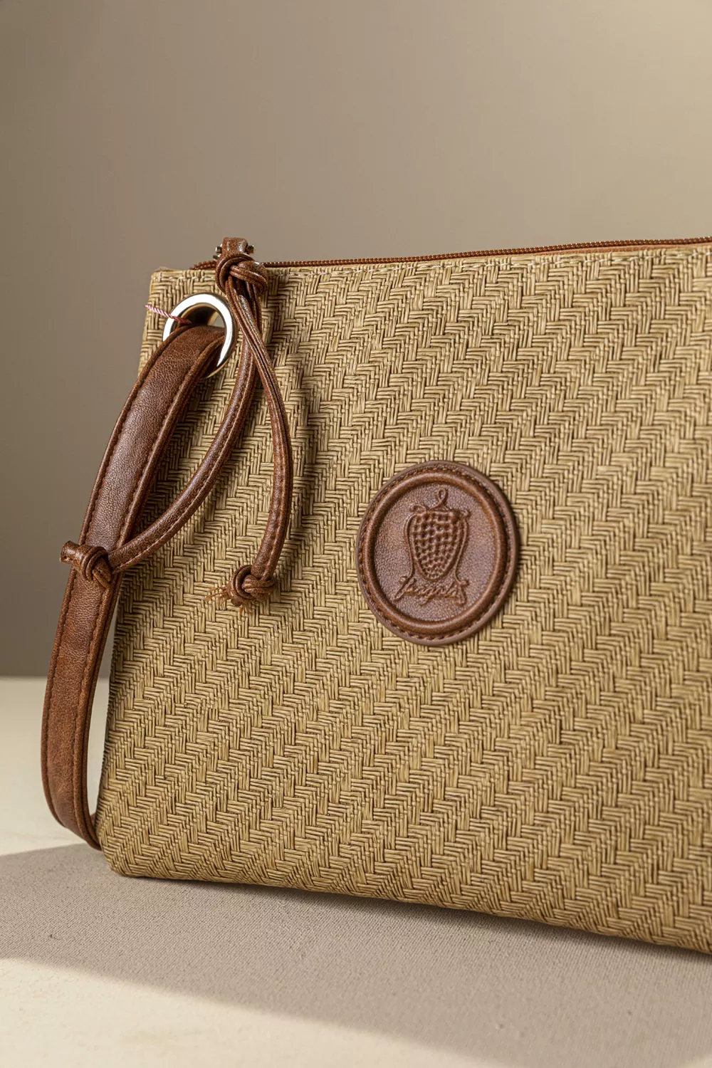 Πρακτικό τσαντάκι/νεσεσερ Πρακτικό τσαντάκι/νεσεσερ