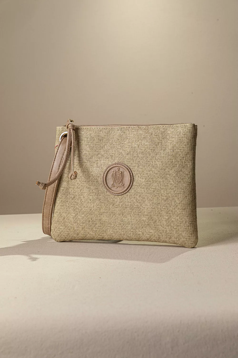 Πρακτικό τσαντάκι/νεσεσερ Πρακτικό τσαντάκι/νεσεσερ