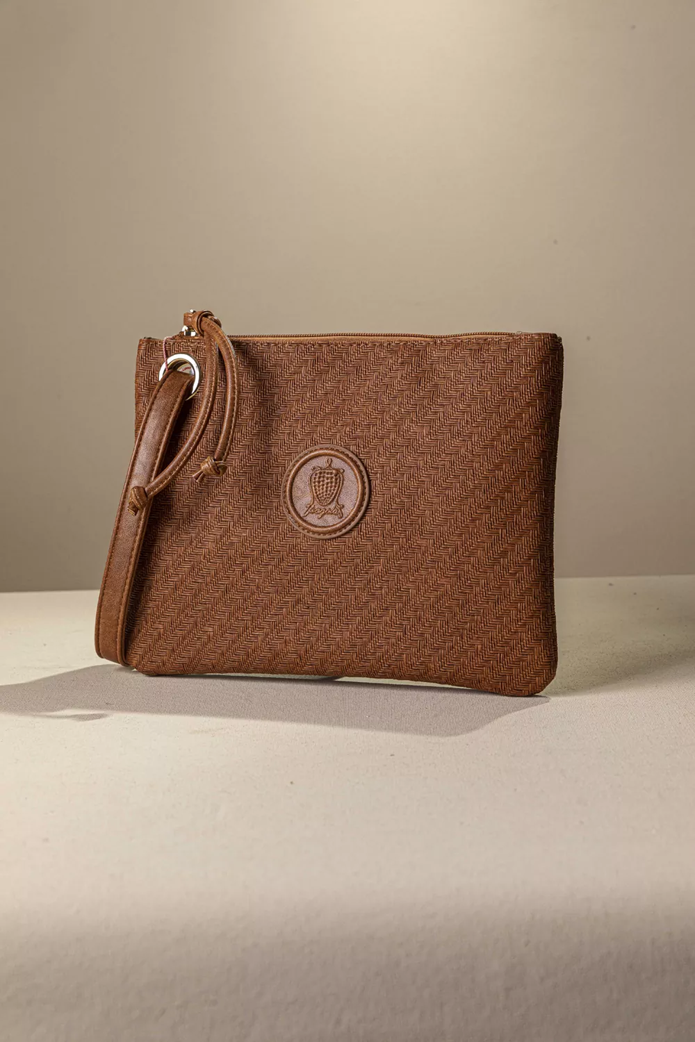 Πρακτικό τσαντάκι/νεσεσερ Πρακτικό τσαντάκι/νεσεσερ