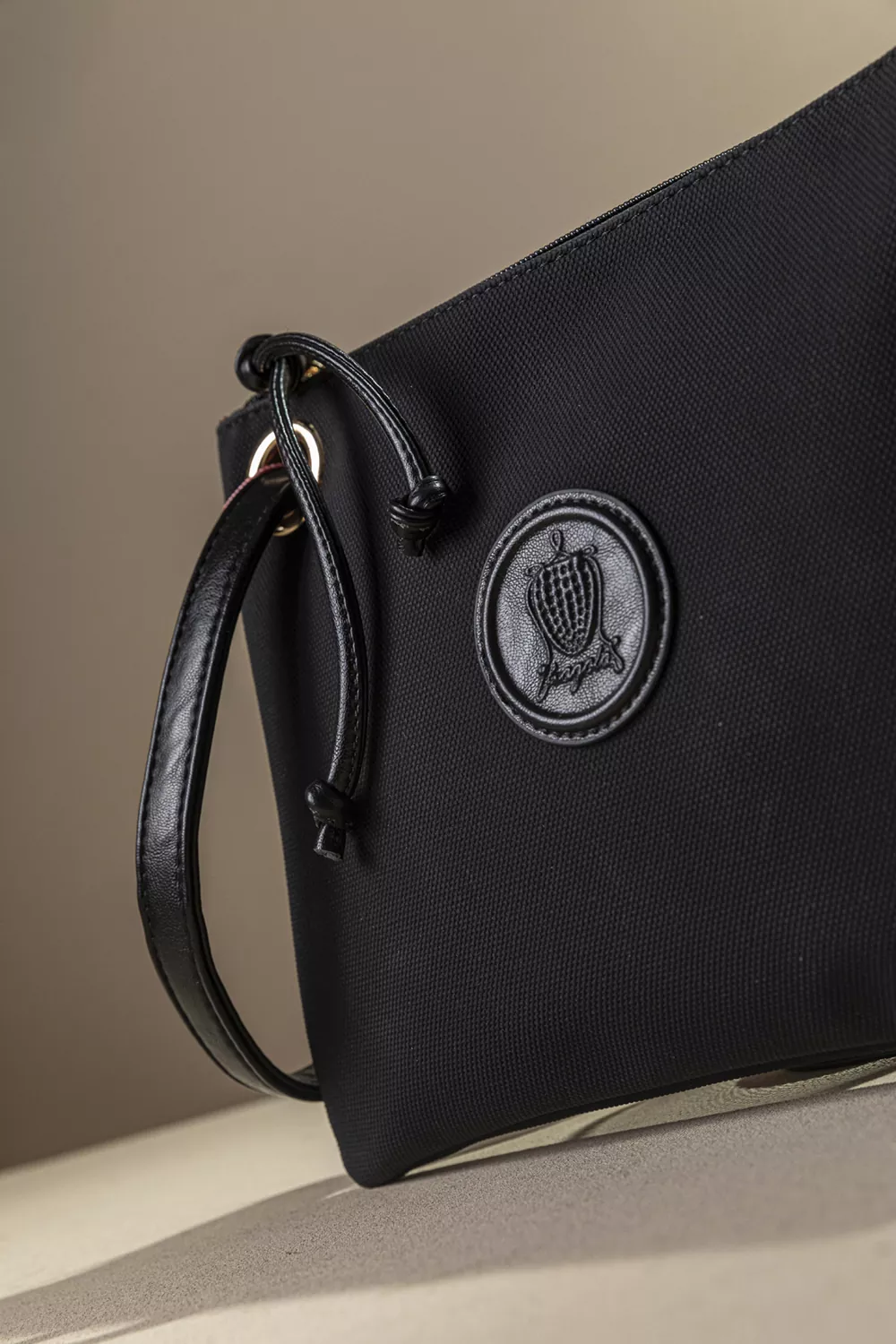 Πρακτικό τσαντάκιι/νεσεσερ Πρακτικό τσαντάκιι/νεσεσερ