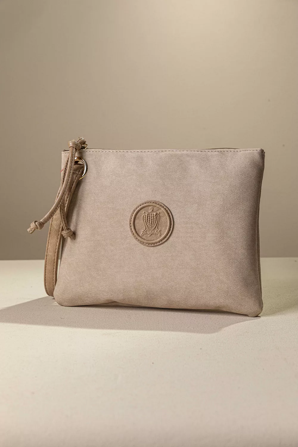 Πρακτικό τσαντάκιι/νεσεσερ Πρακτικό τσαντάκιι/νεσεσερ