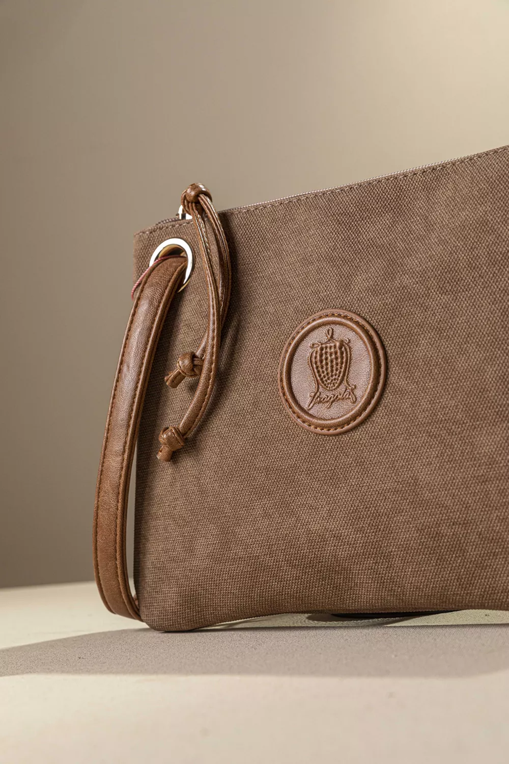 Πρακτικό τσαντάκιι/νεσεσερ Πρακτικό τσαντάκιι/νεσεσερ