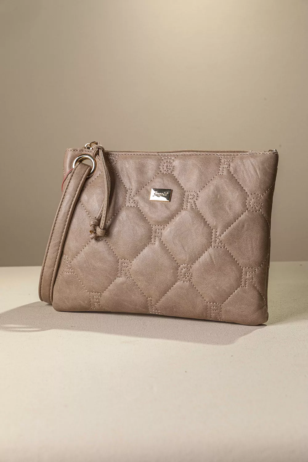 Πρακτικό τσαντάκι/νεσεσερ Πρακτικό τσαντάκι/νεσεσερ