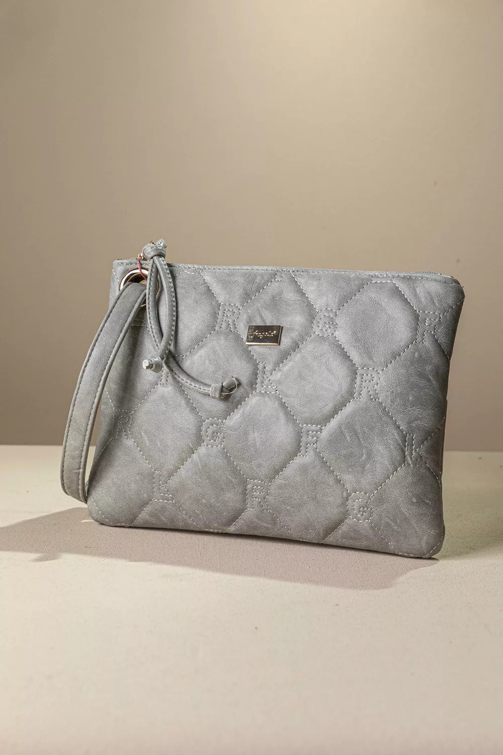 Πρακτικό τσαντάκι/νεσεσερ Πρακτικό τσαντάκι/νεσεσερ