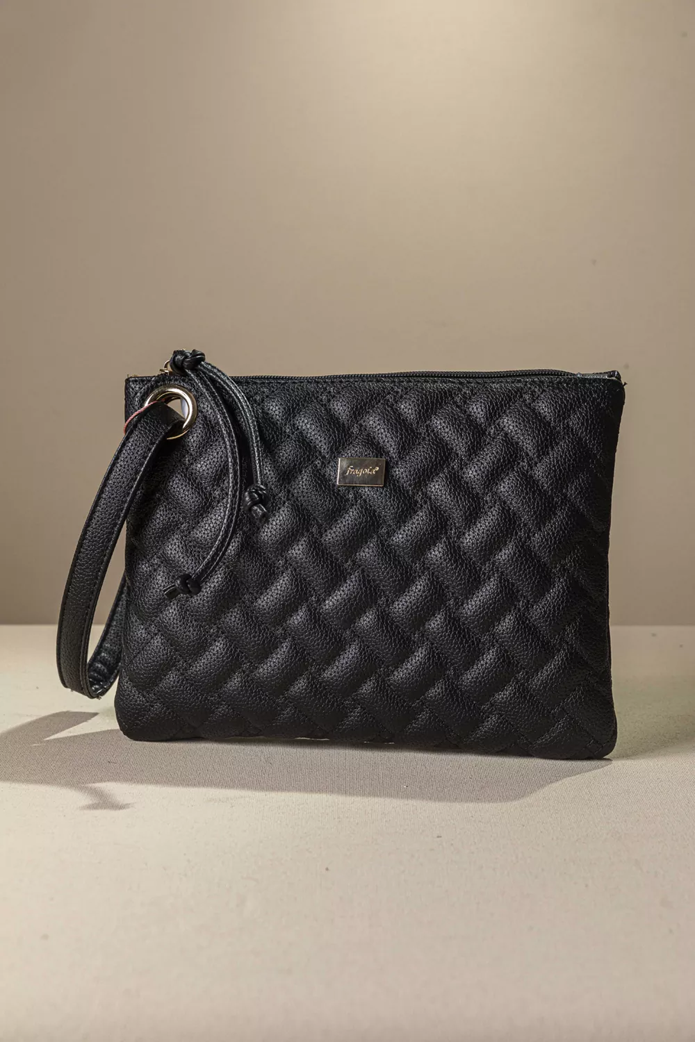 Πρακτικό τσαντάκι/νεσεσερ Πρακτικό τσαντάκι/νεσεσερ