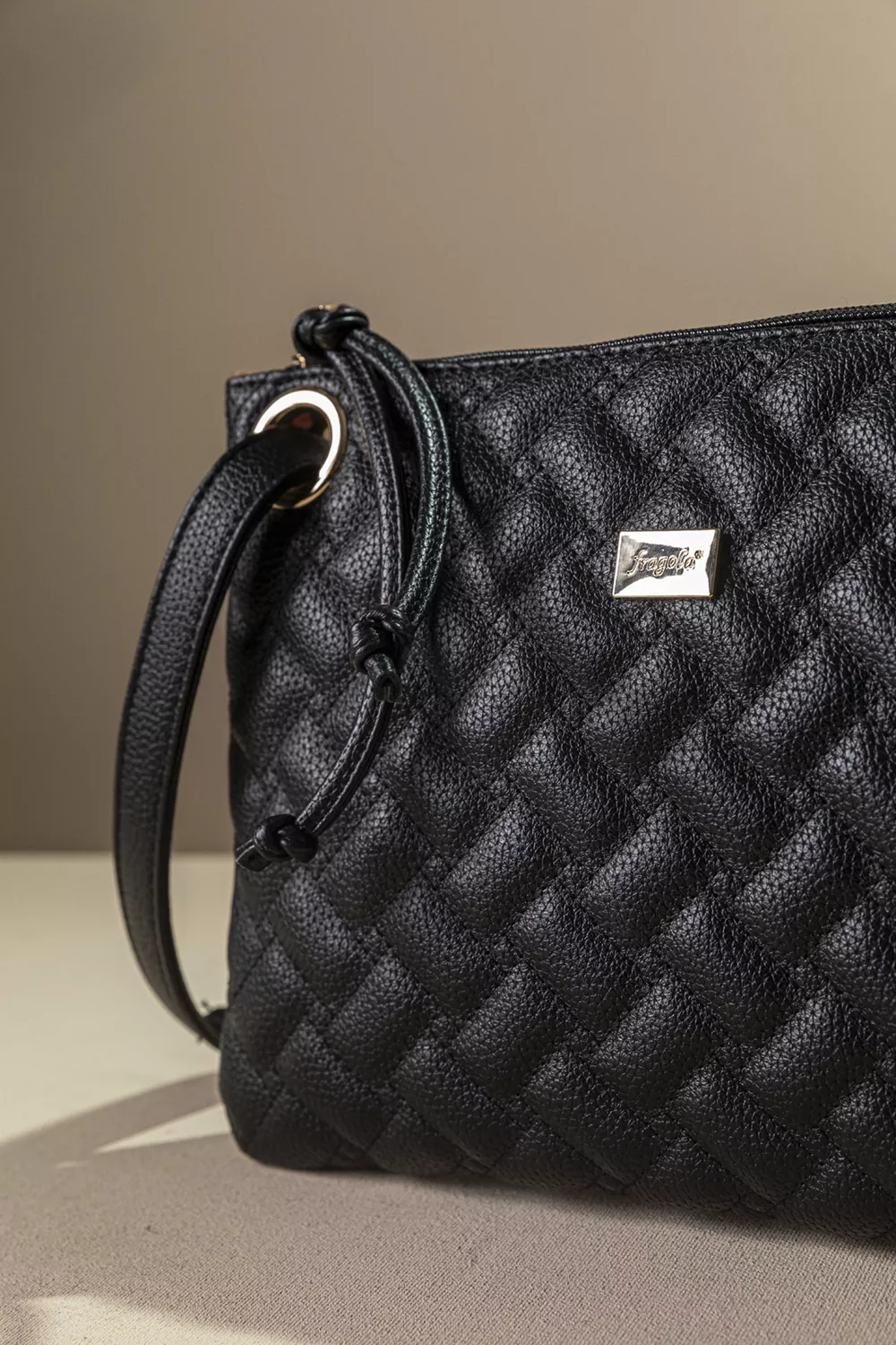 Πρακτικό τσαντάκι/νεσεσερ Πρακτικό τσαντάκι/νεσεσερ