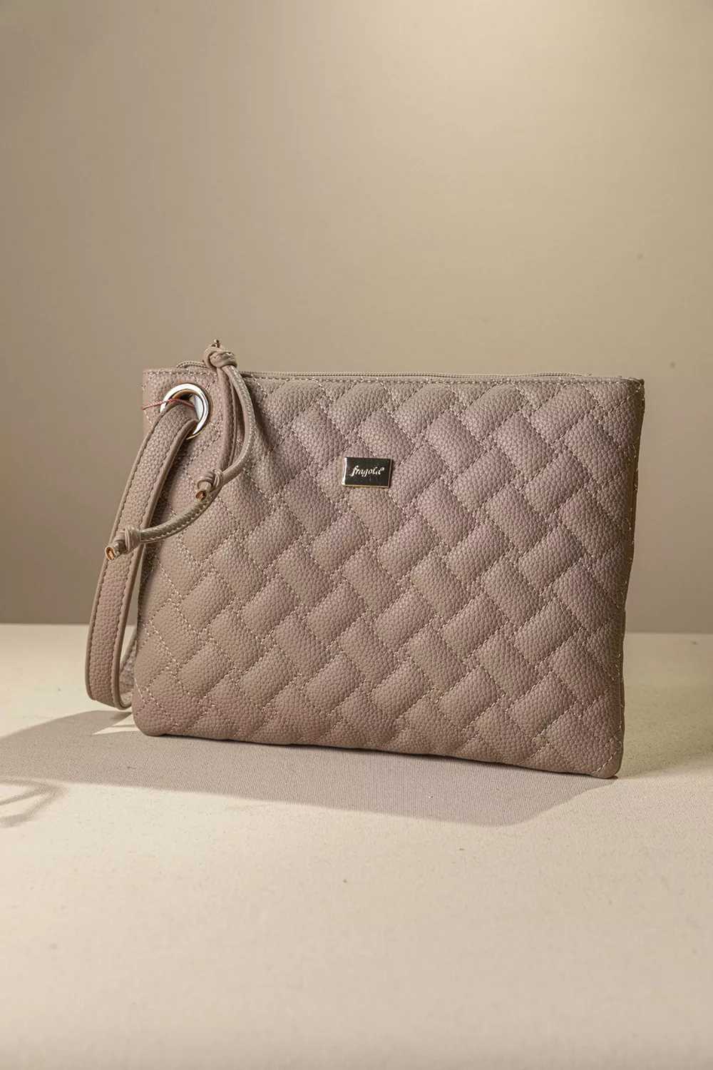 Πρακτικό τσαντάκι/νεσεσερ Πρακτικό τσαντάκι/νεσεσερ