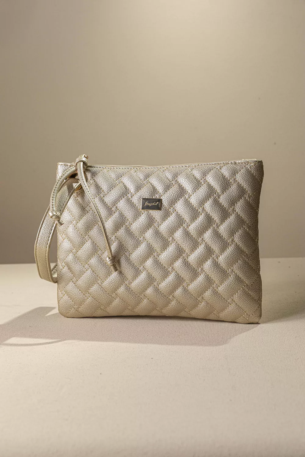 Πρακτικό τσαντάκι/νεσεσερ Πρακτικό τσαντάκι/νεσεσερ