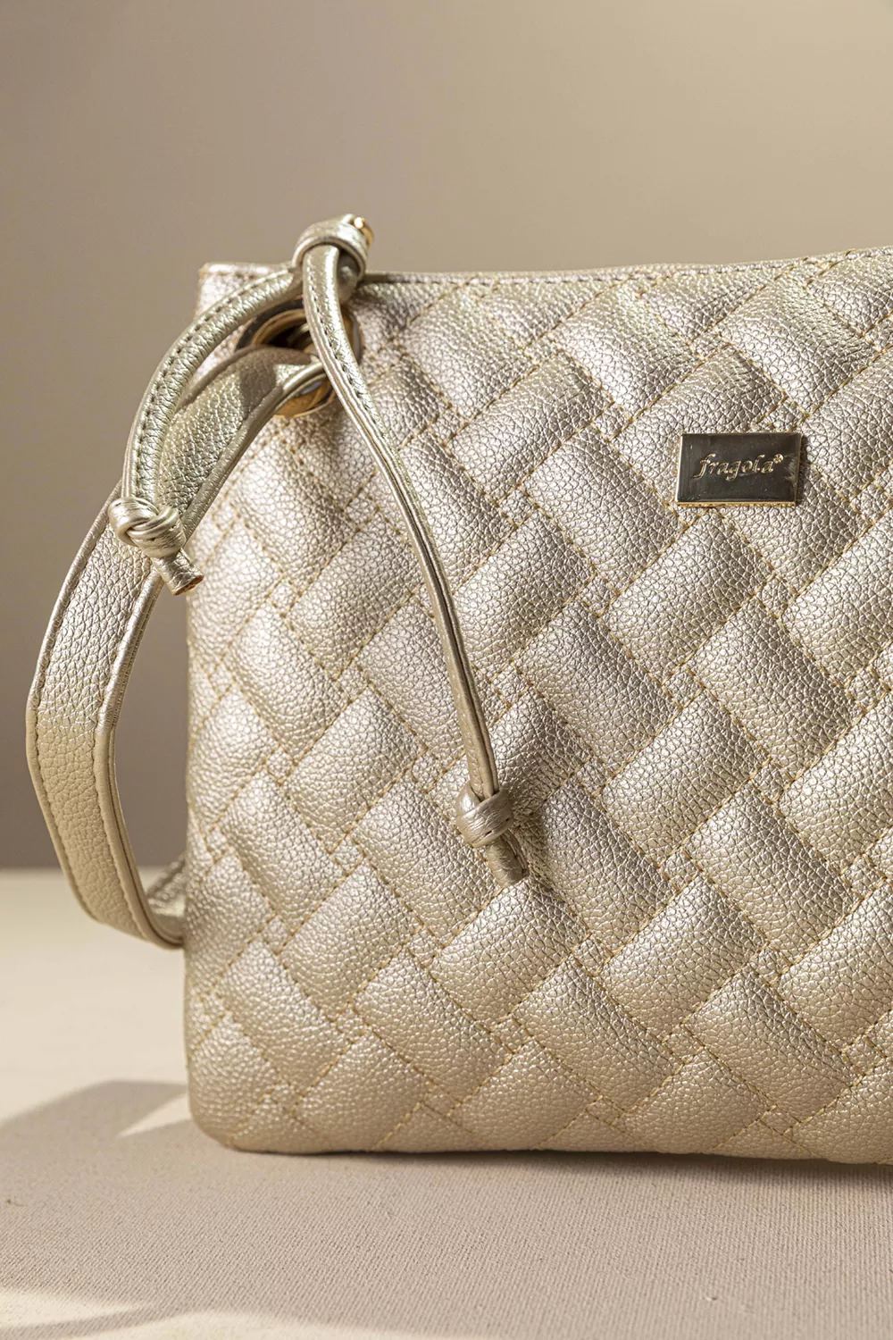 Πρακτικό τσαντάκι/νεσεσερ Πρακτικό τσαντάκι/νεσεσερ