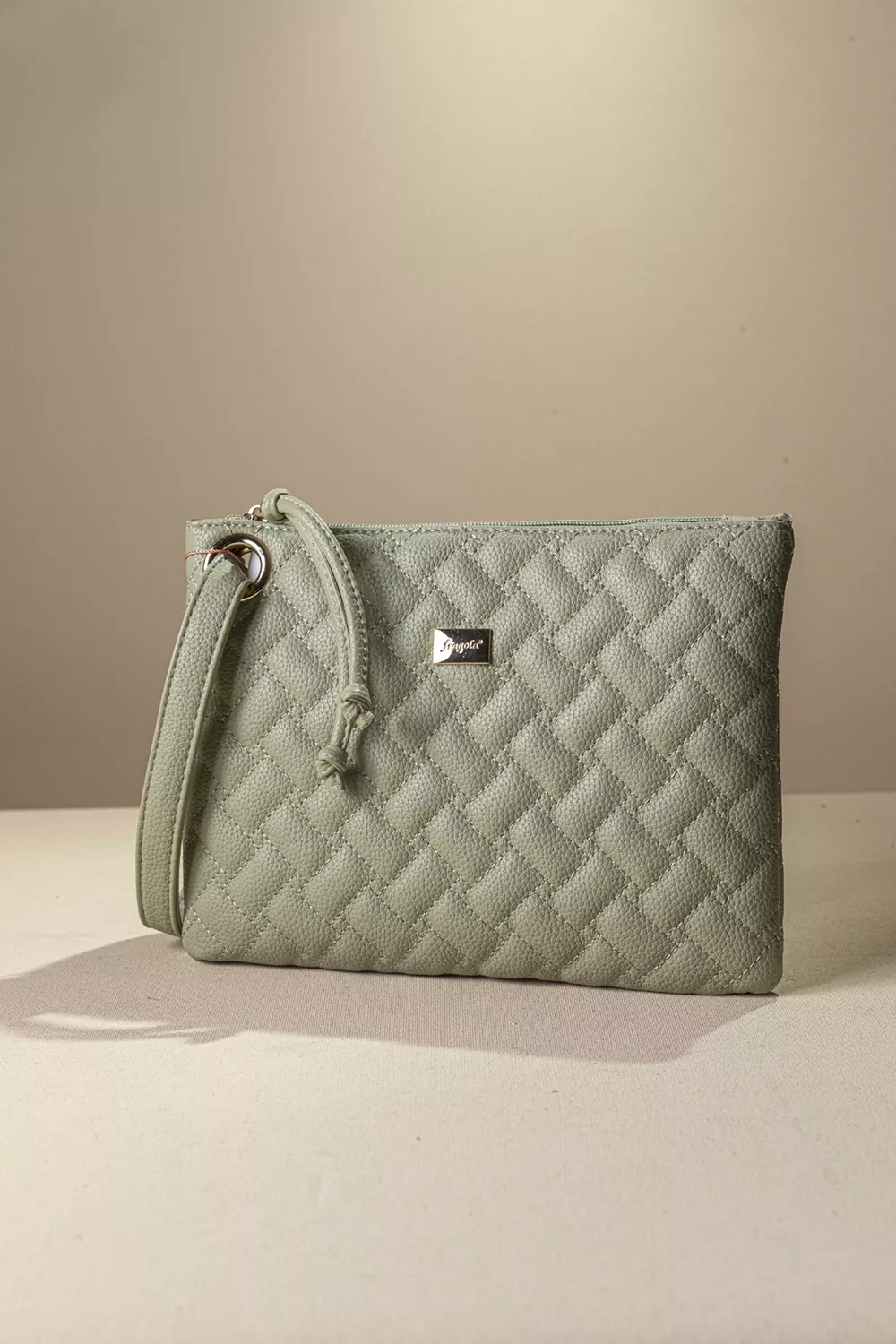 Πρακτικό τσαντάκι/νεσεσερ Πρακτικό τσαντάκι/νεσεσερ