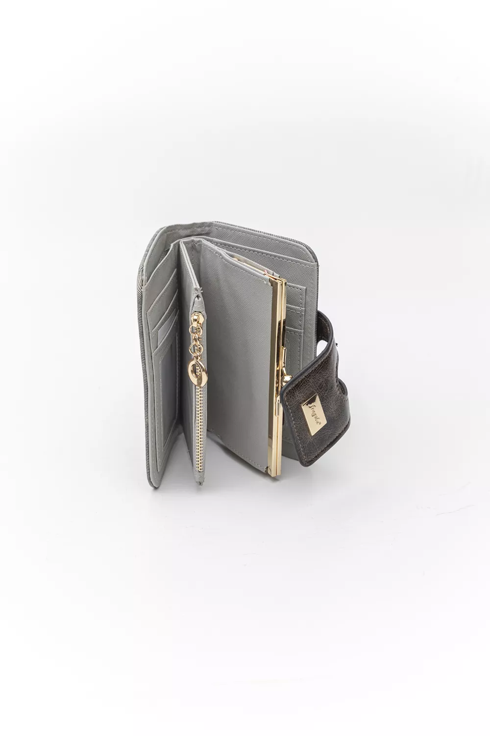 Μεσαίο πορτοφόλι με γλώσσα με μαγνητικό button Μεσαίο πορτοφόλι με γλώσσα με μαγνητικό button