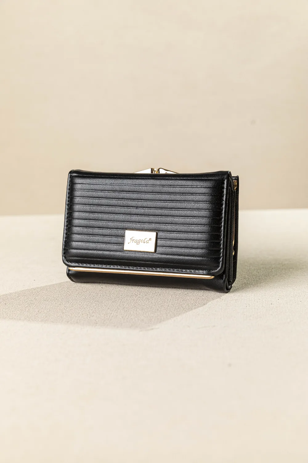 Πορτοφόλι με κλείσιμο clutch