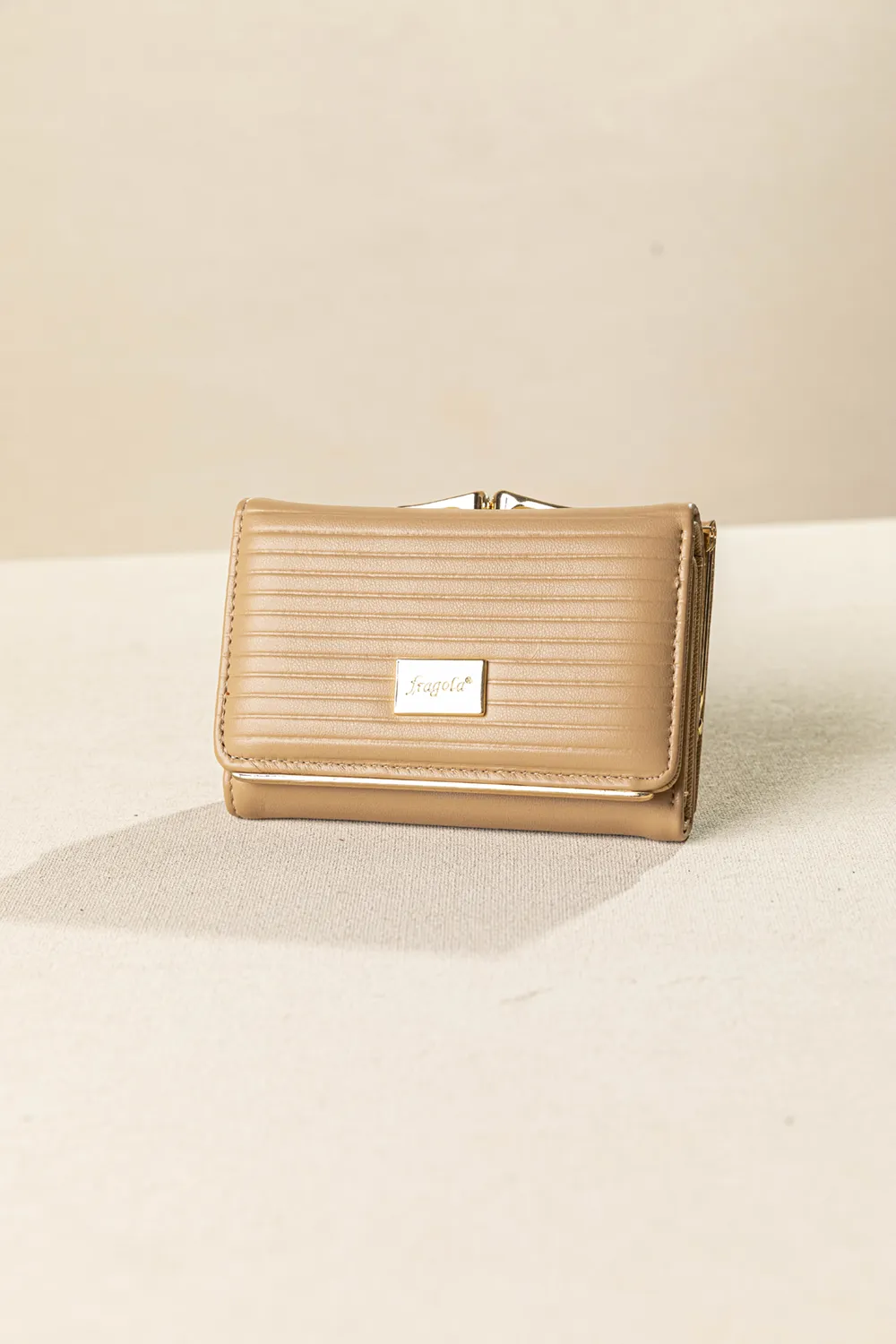 Πορτοφόλι με κλείσιμο clutch