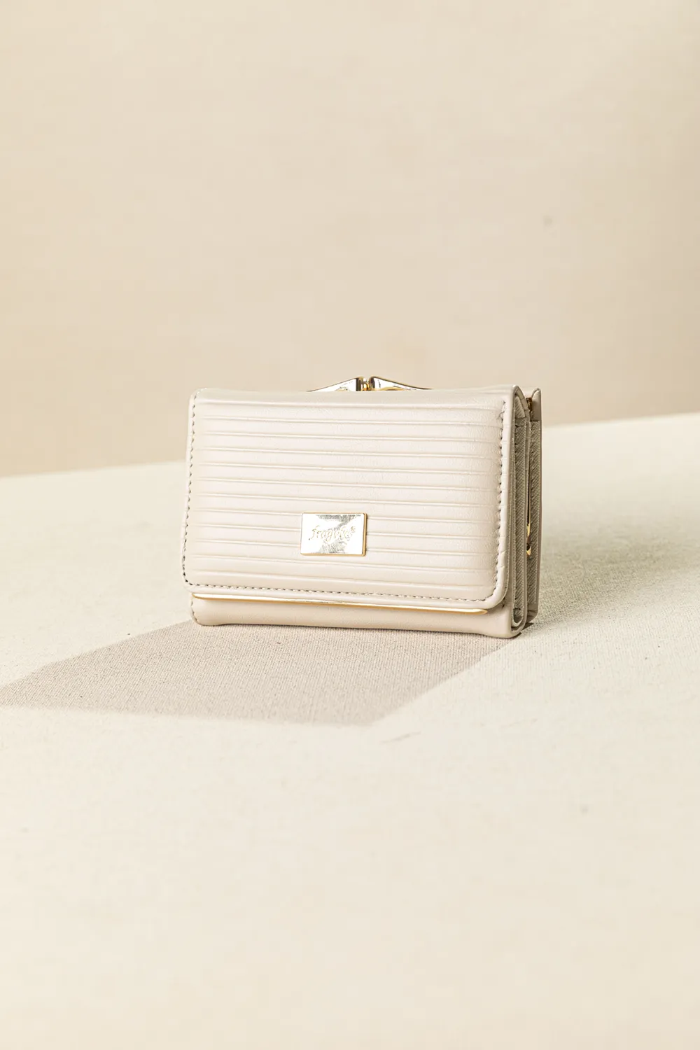 Πορτοφόλι με κλείσιμο clutch