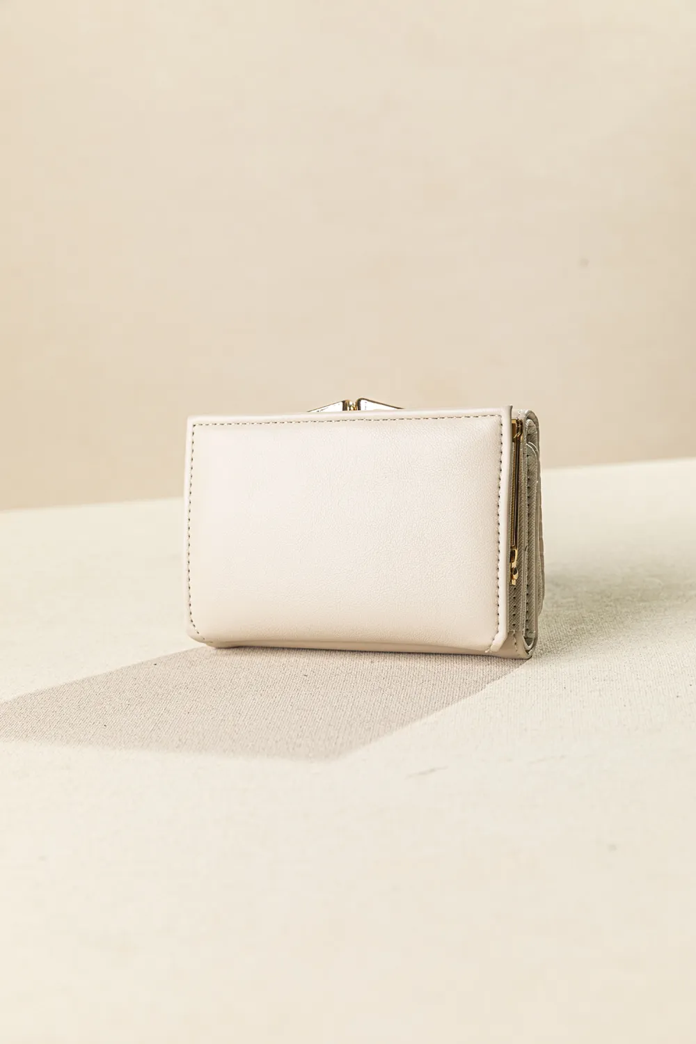 Πορτοφόλι με κλείσιμο clutch