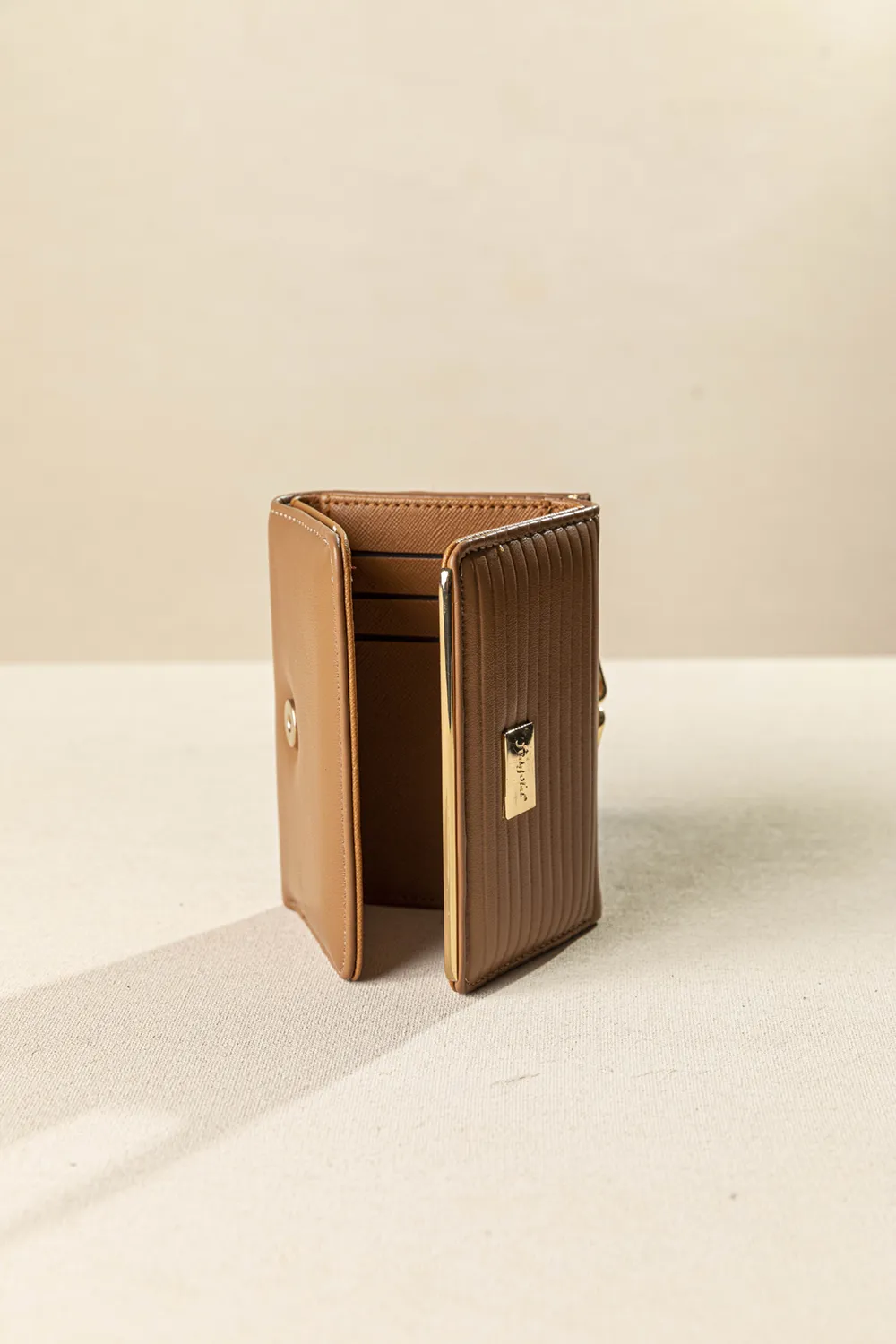 Πορτοφόλι με κλείσιμο clutch