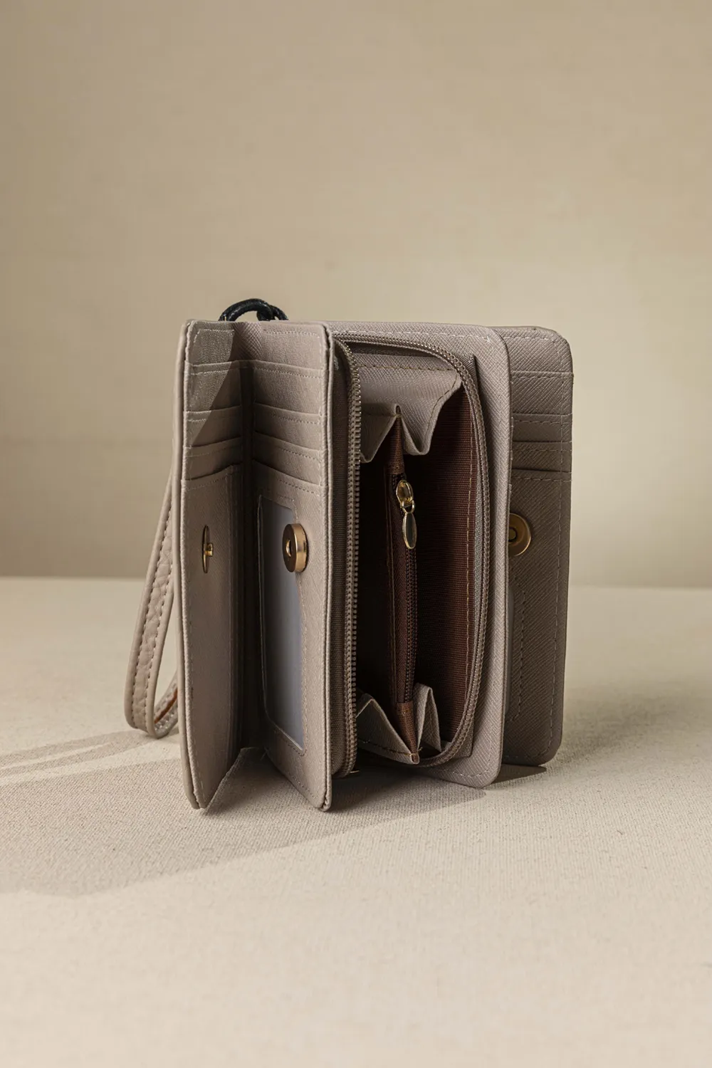 Πορτοφόλι με διπλό άνοιγμα και casual logo