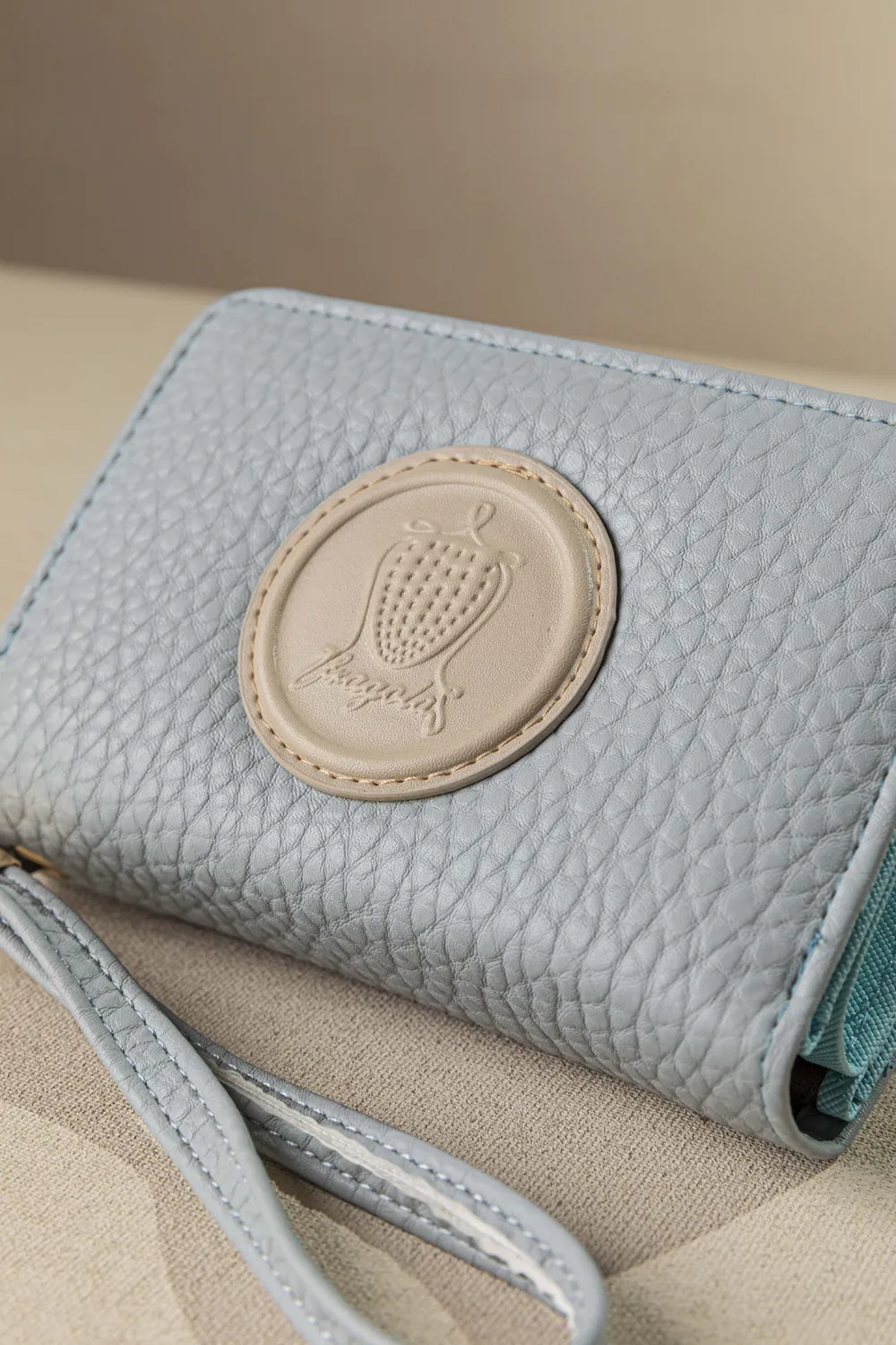 Πορτοφόλι με διπλό άνοιγμα και casual logo