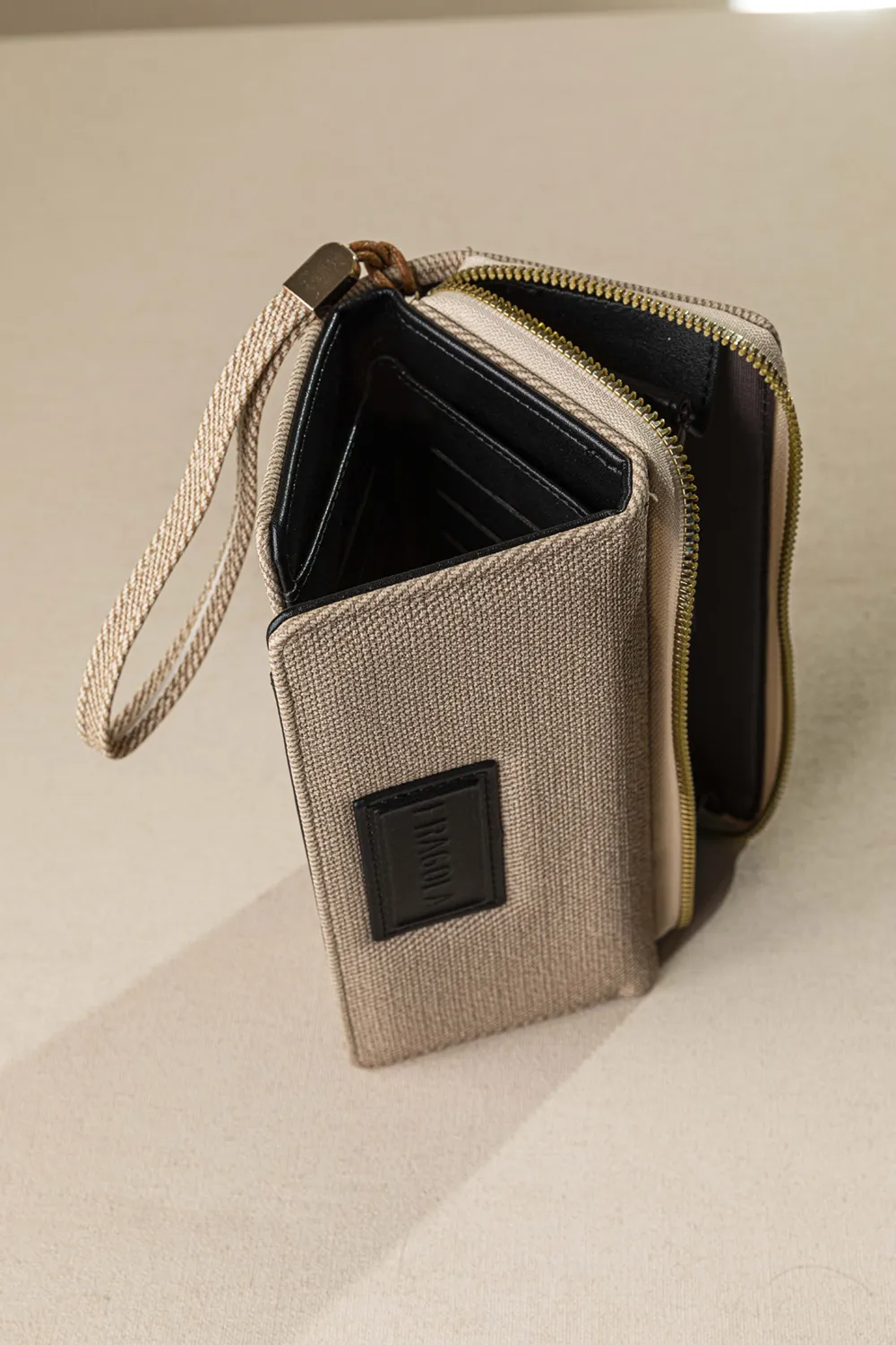 Μεγάλο πορτοφόλι με καπάκι και φερμουάρ