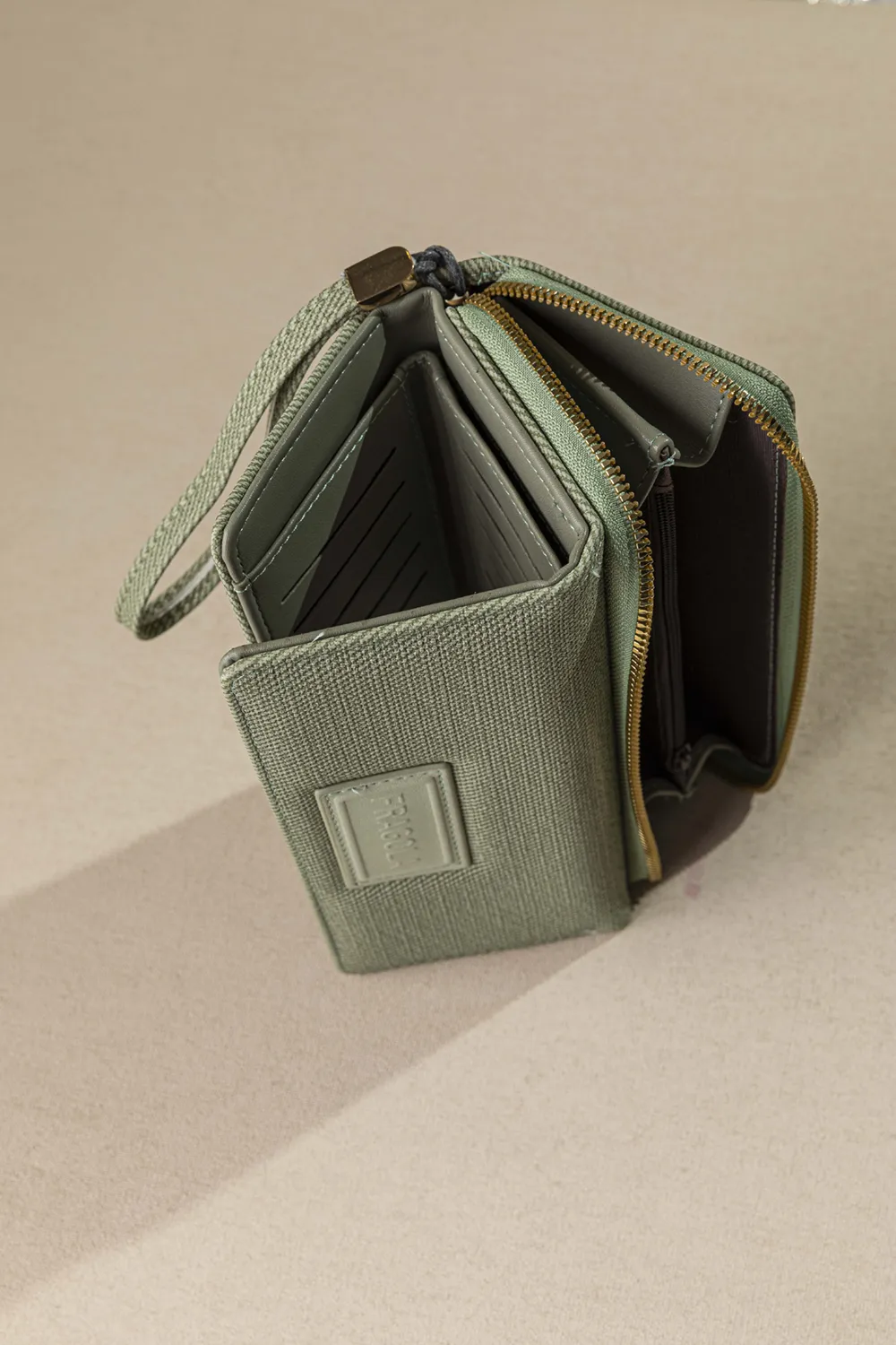 Μεγάλο πορτοφόλι με καπάκι και φερμουάρ