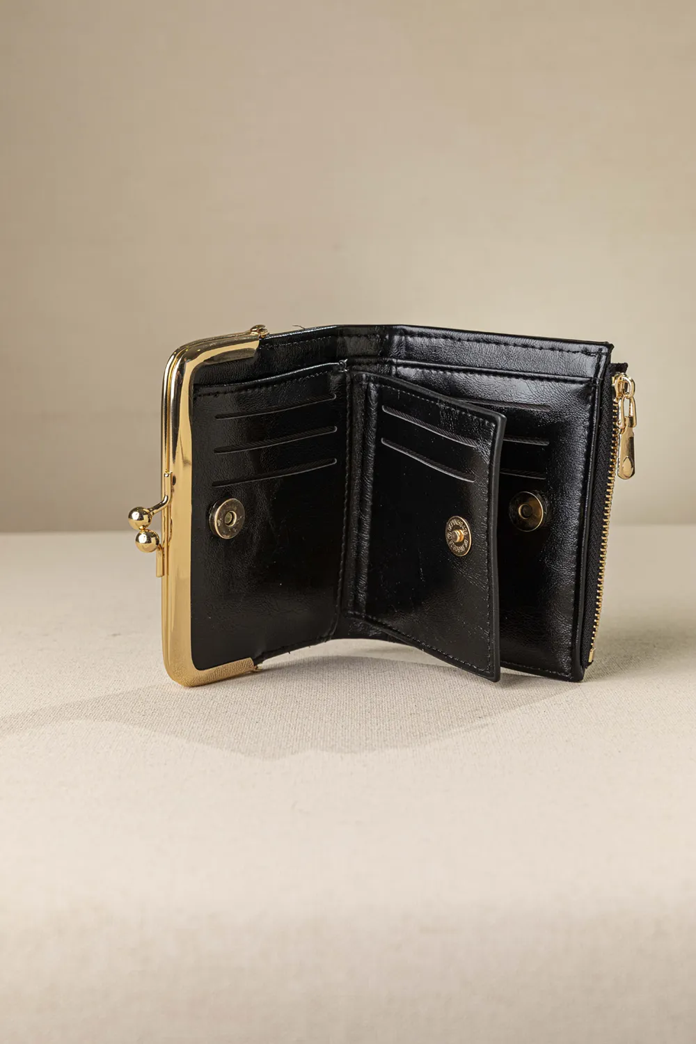 Μικρό πορτοφόλι με vintage στόμιο