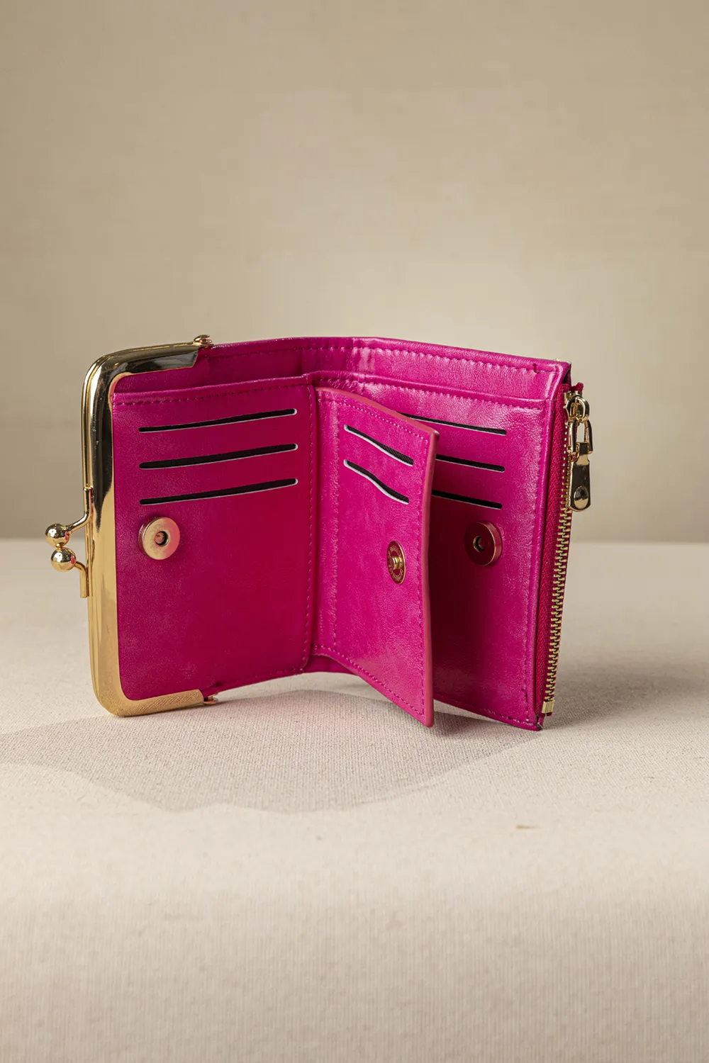 Μικρό πορτοφόλι με vintage στόμιο